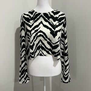 NWT Three Eighty Two Ella Cropped Zebra Women's Top Size: Large